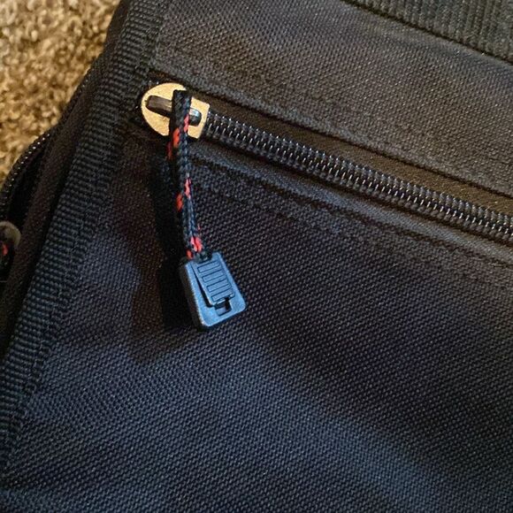 U.S. Luggage NY messenger bag computer bag color black - Picture 4 of 15